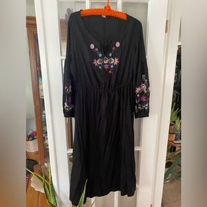 Old Navy 1Xl bohemian embroidered dress. Perfect condition.